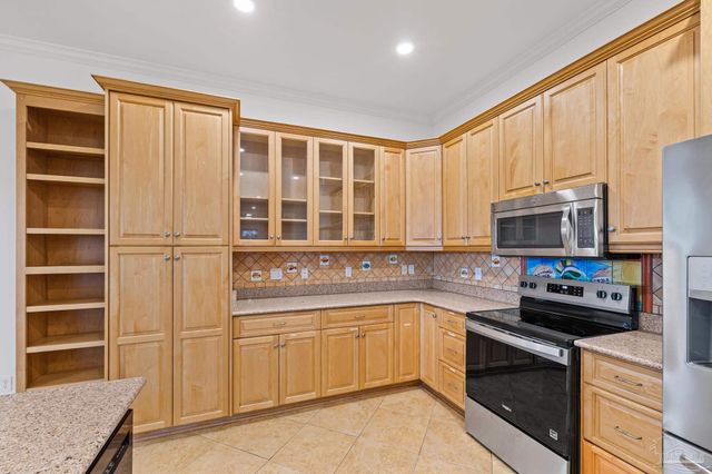 906 Panferio Dr, Pensacola Beach, FL 32561