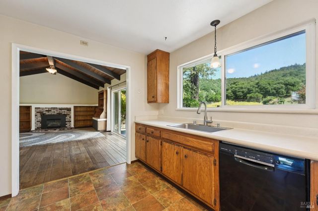 4808 Westminster Pl, Santa Rosa, CA 95405