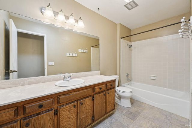 4808 Westminster Pl, Santa Rosa, CA 95405