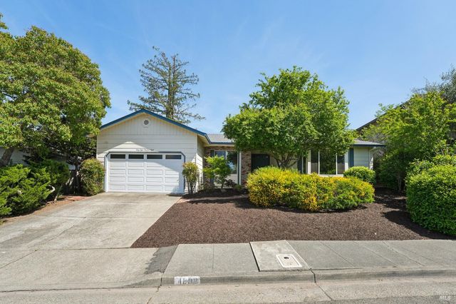 4808 Westminster Pl, Santa Rosa, CA 95405