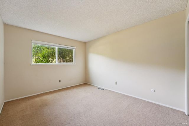 4808 Westminster Pl, Santa Rosa, CA 95405