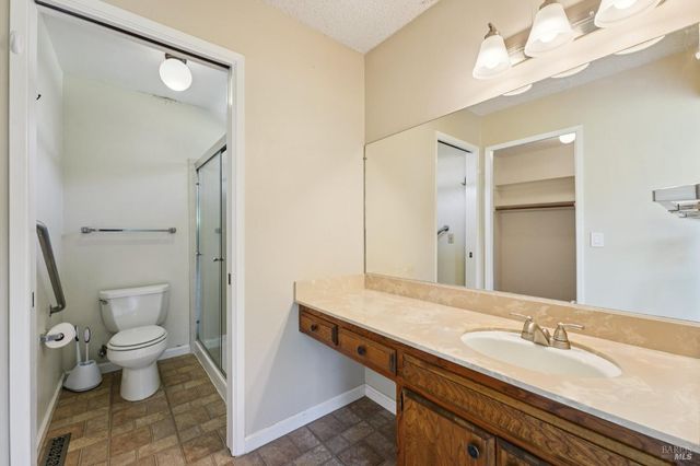 4808 Westminster Pl, Santa Rosa, CA 95405