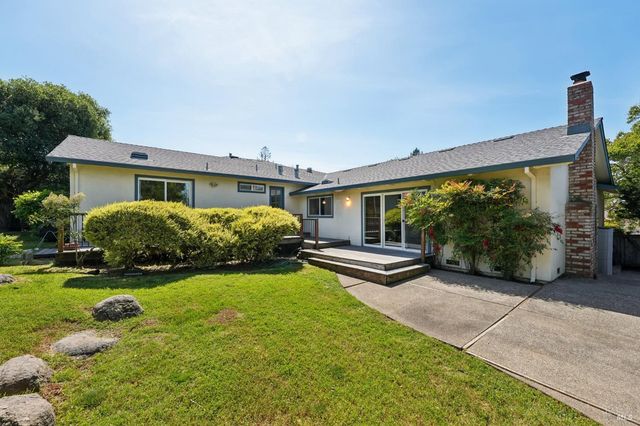 4808 Westminster Pl, Santa Rosa, CA 95405