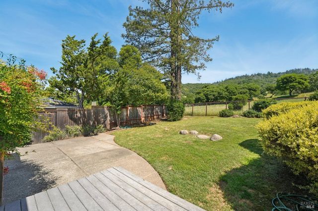 4808 Westminster Pl, Santa Rosa, CA 95405