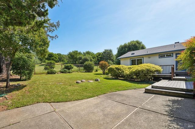 4808 Westminster Pl, Santa Rosa, CA 95405