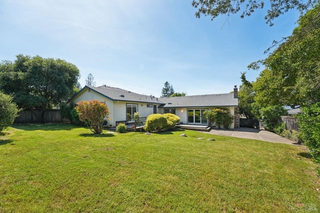 4808 Westminster Pl, Santa Rosa, CA 95405