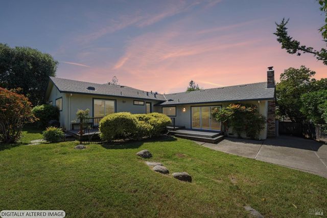 4808 Westminster Pl, Santa Rosa, CA 95405