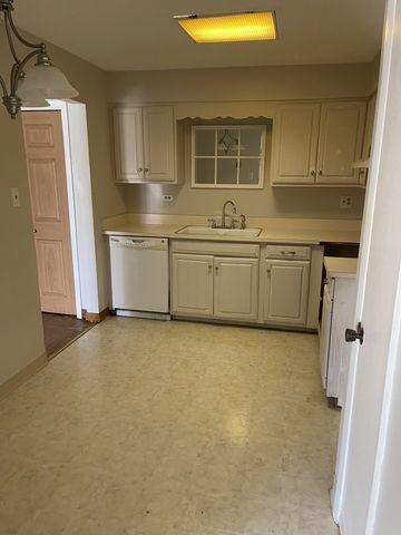 4039 Saratoga Avenue C101, Downers Grove, IL 60515