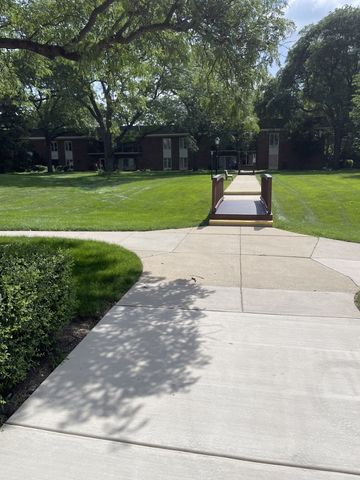 4039 Saratoga Avenue C101, Downers Grove, IL 60515