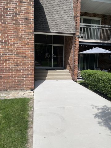 4039 Saratoga Avenue C101, Downers Grove, IL 60515