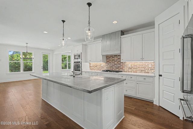 4493 Pleasant Breeze Drive, Olive Branch, MS 38654