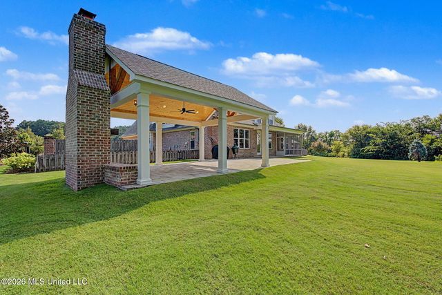 4493 Pleasant Breeze Drive, Olive Branch, MS 38654