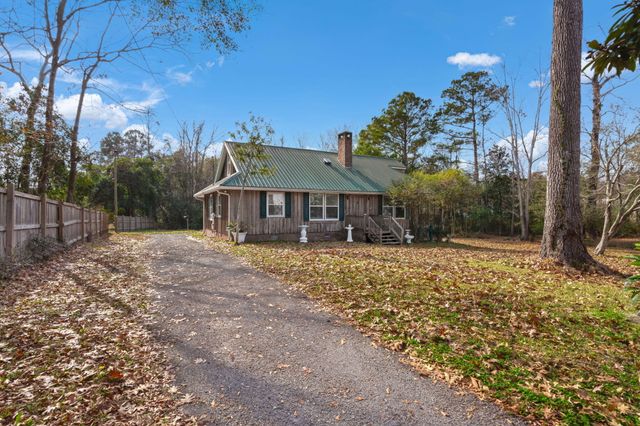 417 Dennis Avenue, Moncks Corner, SC 29461