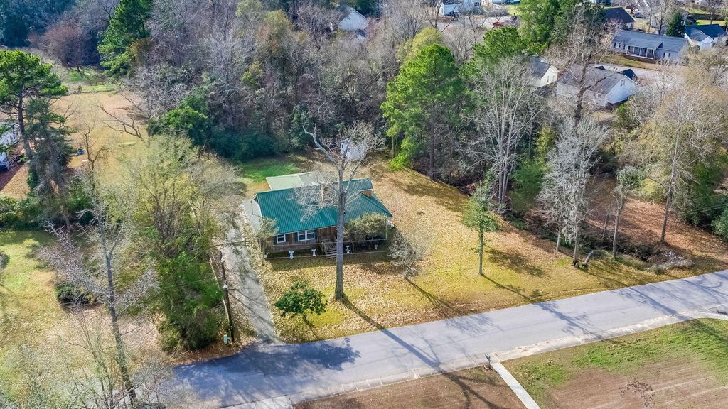 417 Dennis Avenue, Moncks Corner, SC 29461