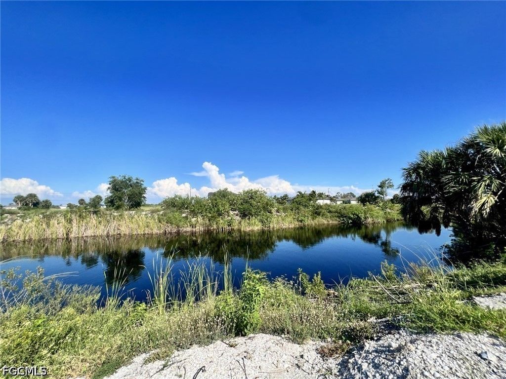 3833 NW 38th AVE, Cape Coral, FL 33993