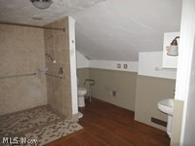 17408 Woodbury Avenue, Cleveland, OH 44135
