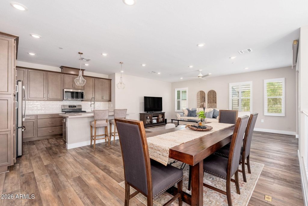 762 E GINKO Avenue 201, Gilbert, AZ 85297 — photo 2