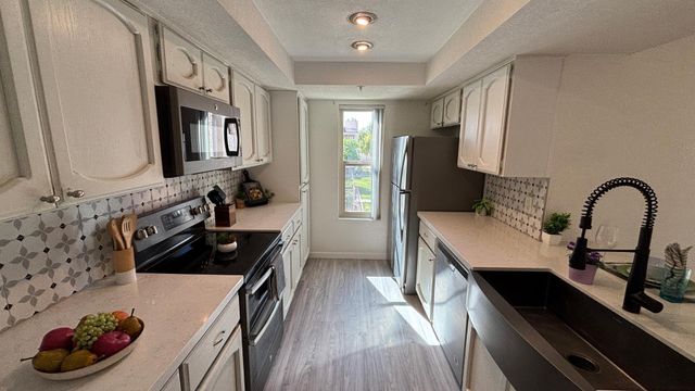 7510 E Thomas Road Unit 224, Scottsdale, AZ 85251