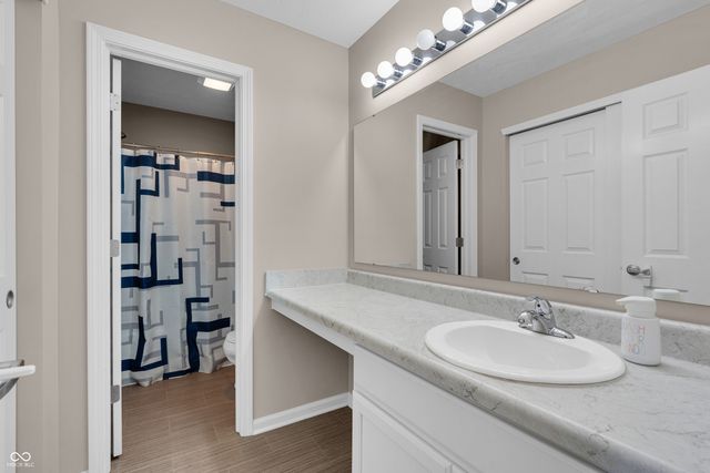 70 Blue Lace Drive, Whiteland, IN 46184