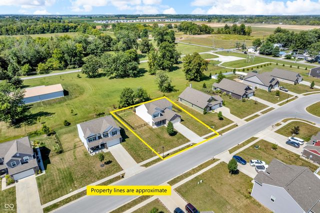 70 Blue Lace Drive, Whiteland, IN 46184
