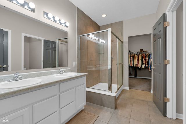 70 Blue Lace Drive, Whiteland, IN 46184