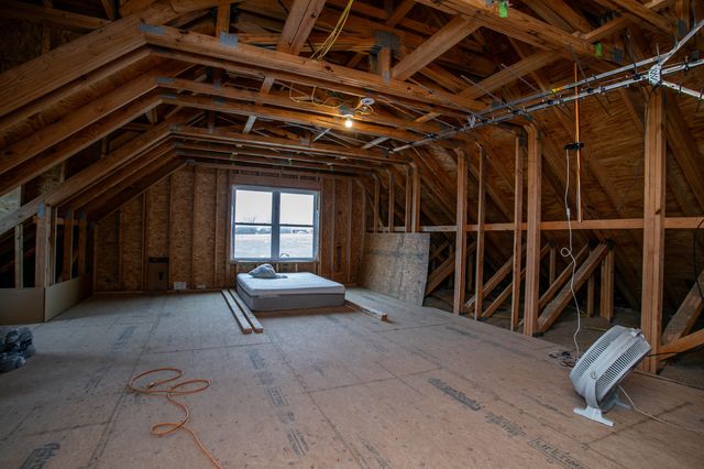 12600 N HECHT RD, Hallsville, MO 65255