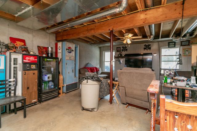 12600 N HECHT RD, Hallsville, MO 65255