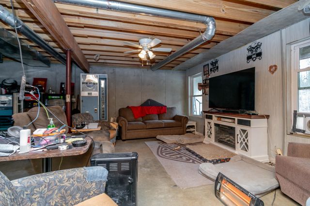 12600 N HECHT RD, Hallsville, MO 65255