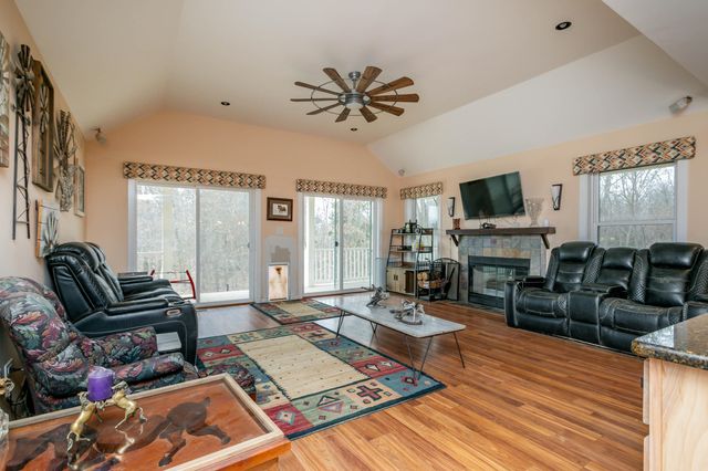 12600 N HECHT RD, Hallsville, MO 65255