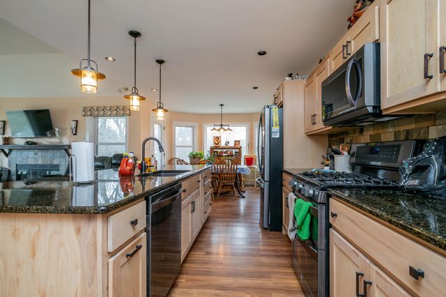 12600 N HECHT RD, Hallsville, MO 65255