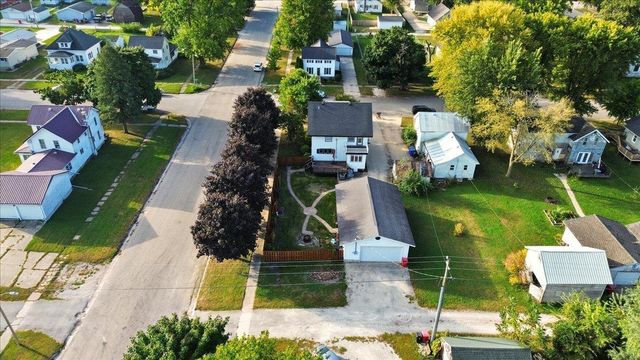 301 W Sycamore Street, Dunkerton, IA 50626