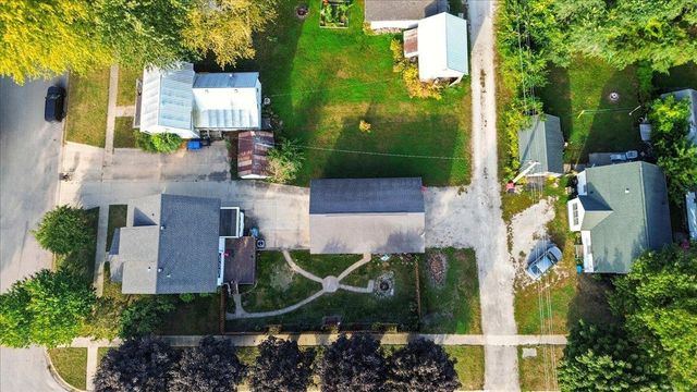 301 W Sycamore Street, Dunkerton, IA 50626