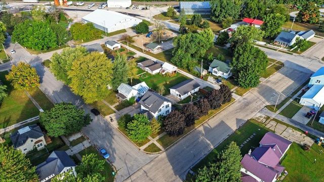 301 W Sycamore Street, Dunkerton, IA 50626