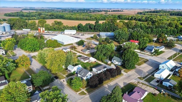 301 W Sycamore Street, Dunkerton, IA 50626