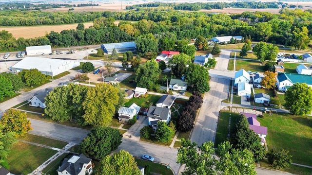 301 W Sycamore Street, Dunkerton, IA 50626