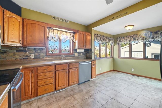 301 W Sycamore Street, Dunkerton, IA 50626