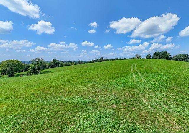 2301 Holloway Rd, Lebanon, TN 37090