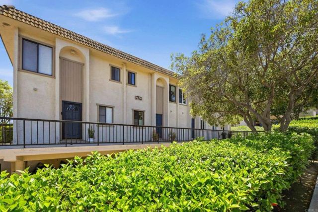 2349 Altisma Way B, Carlsbad, CA 92009