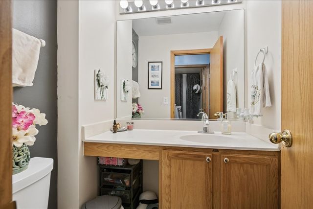 1068 N Camden Lane, South Elgin, IL 60177