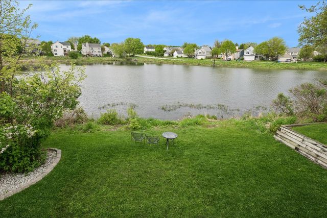 1068 N Camden Lane, South Elgin, IL 60177