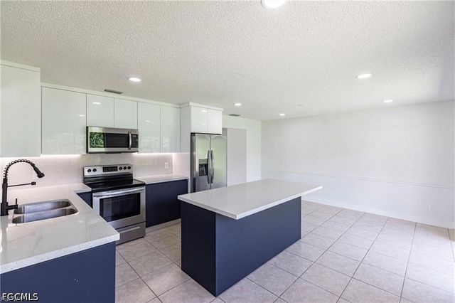 1717 NE 6th TER, Cape Coral, FL 33909