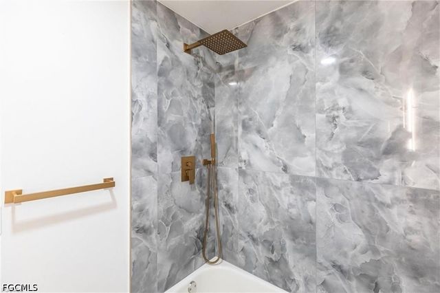 1717 NE 6th TER, Cape Coral, FL 33909