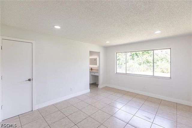 1717 NE 6th TER, Cape Coral, FL 33909