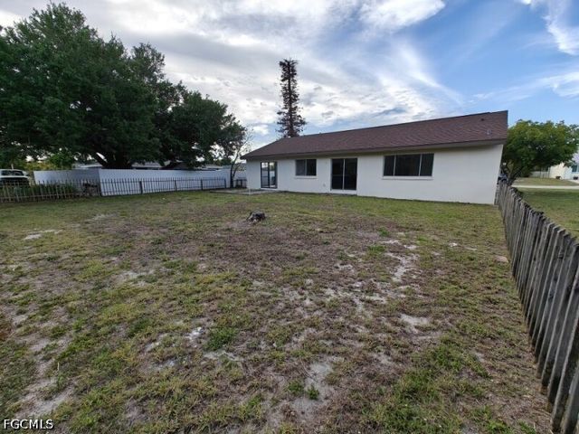 1717 NE 6th TER, Cape Coral, FL 33909