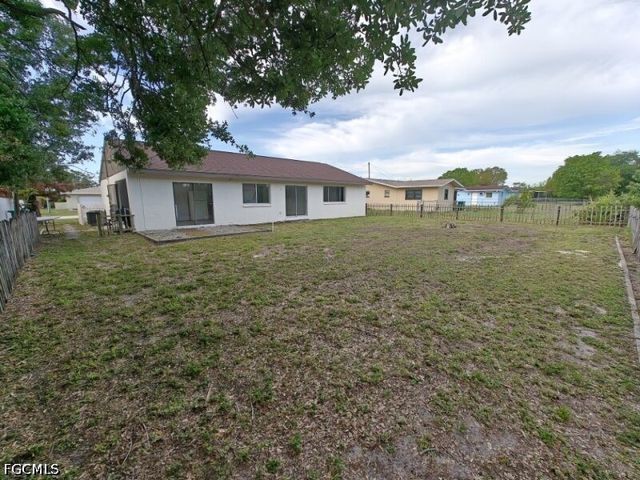 1717 NE 6th TER, Cape Coral, FL 33909