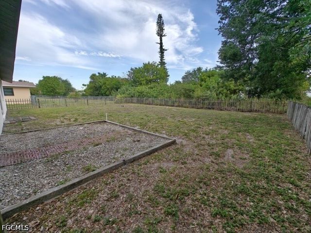 1717 NE 6th TER, Cape Coral, FL 33909