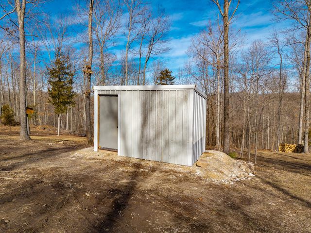 742-5 Rr 2, Ava, MO 65608