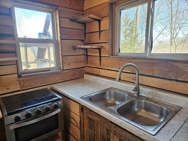 742-5 Rr 2, Ava, MO 65608