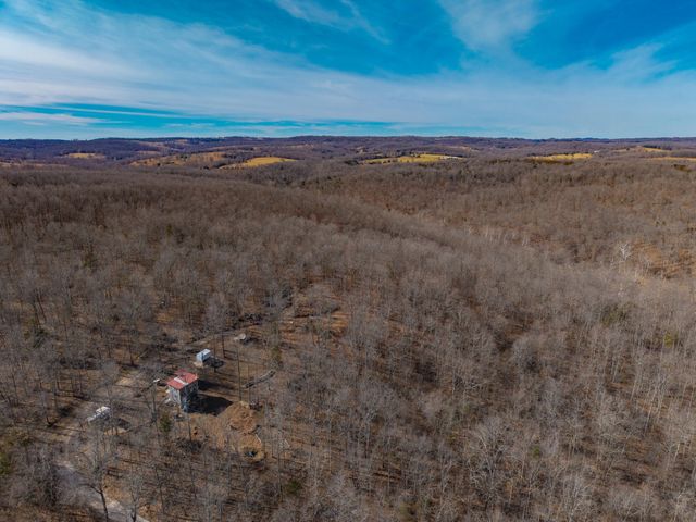 742-5 Rr 2, Ava, MO 65608