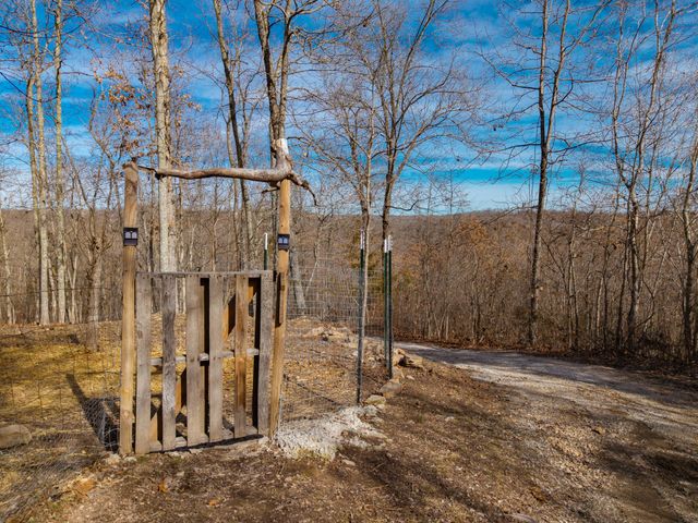 742-5 Rr 2, Ava, MO 65608